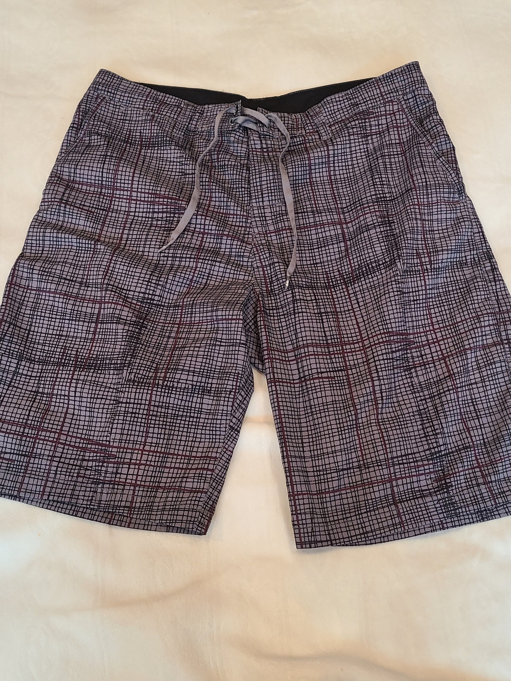 Quiksilver Men’s Gray and Black Grid Print Swim Shorts